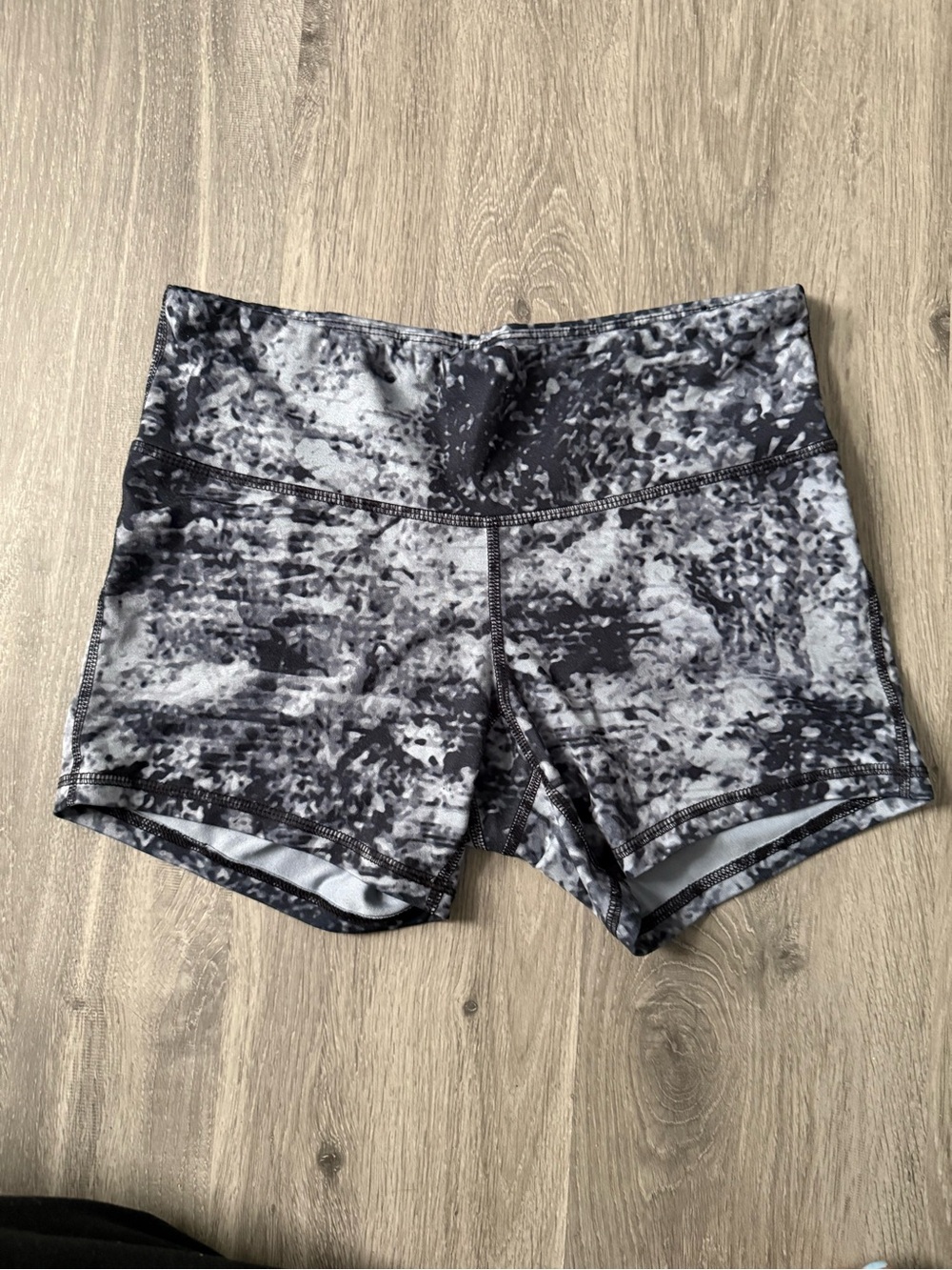 Women's Black & Gray Patterned Active Shorts